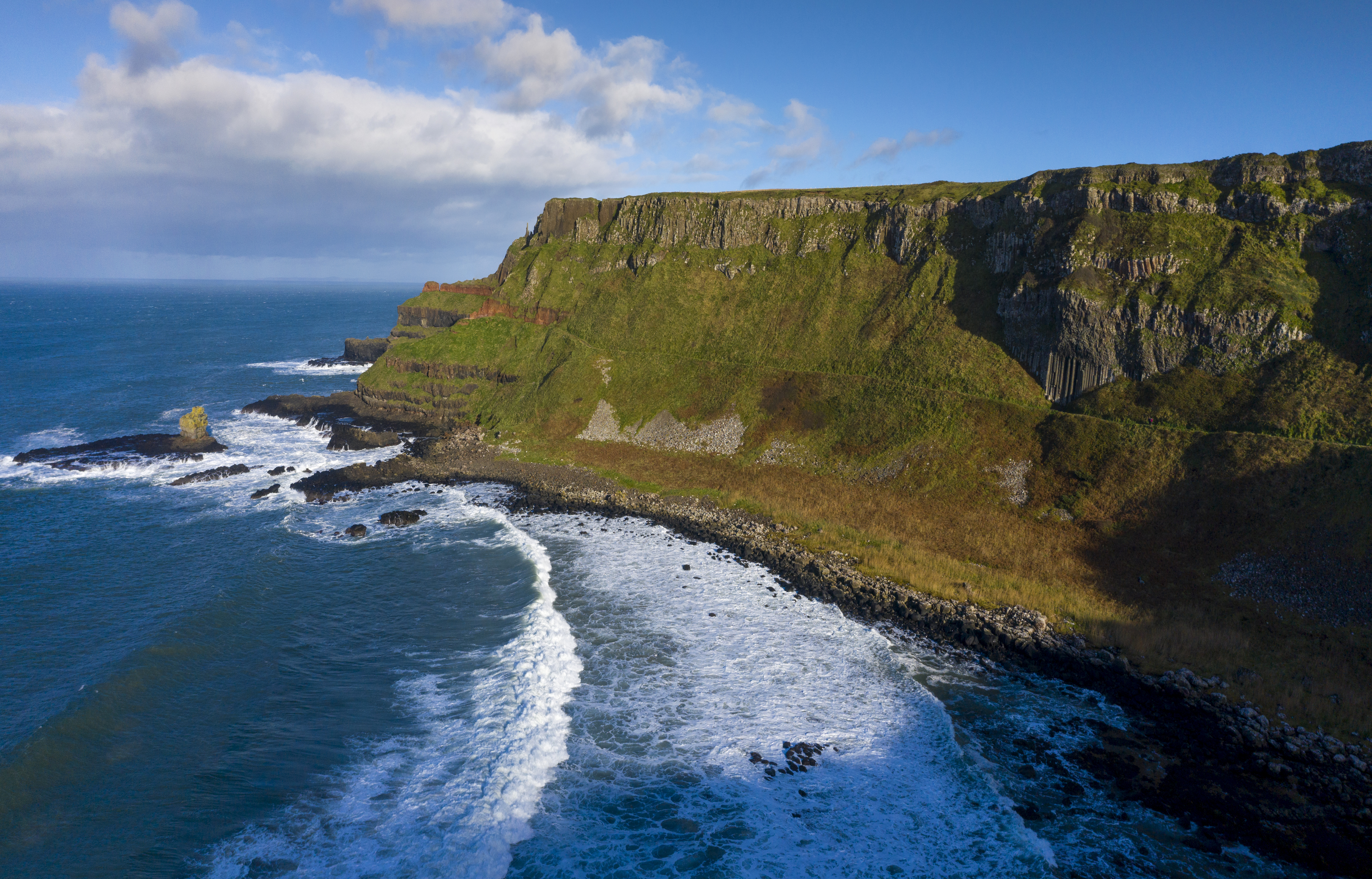 Giants Causeway Super Tour £600 15 passengers  Additional minibus can leave at same time or different if requested for both +44 07565800764  info@universalbuses.co.uk
